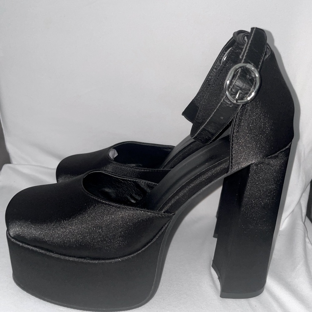 Never worn to big my are great shoes for a classy sexy look and comfort in mind